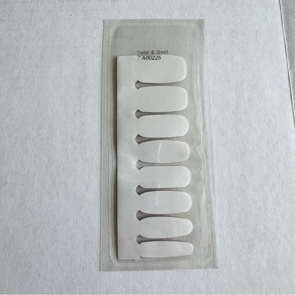 *Exclusive* Color Street: Twist & Swirl | Gold Rainbow Metallic Multicolor Blue - Picture 6 of 11